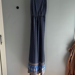 LIKE NEW Jumpsuit Small with Pockets!